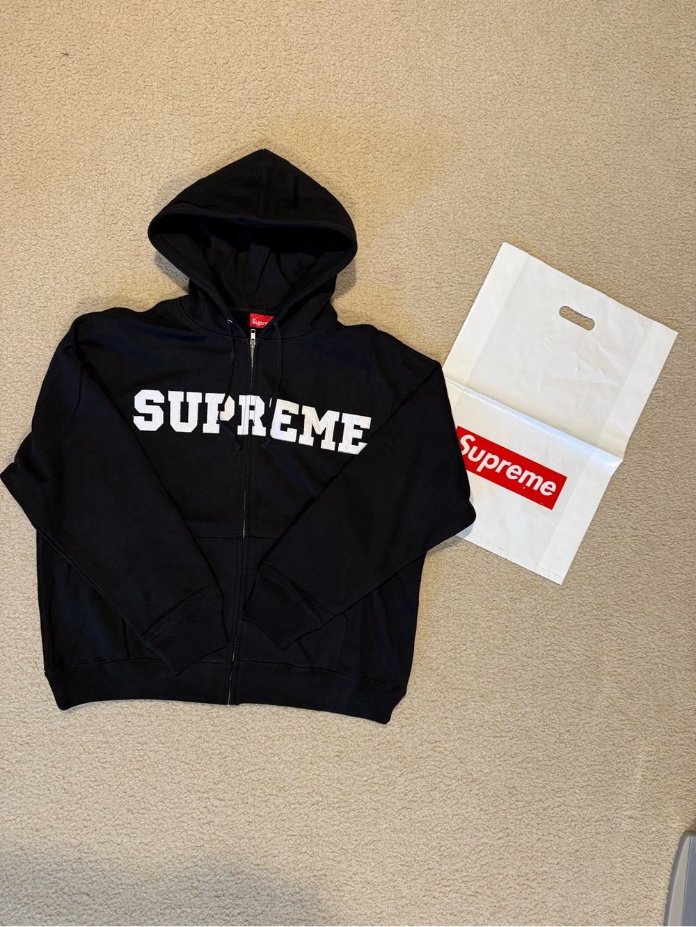 Supreme Mens Large Black Zip-Up Hoodie with Bold Logo